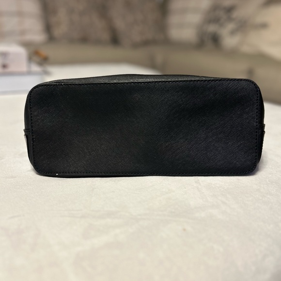 Calvin Klein Tote- New Without Tags - Picture 5 of 10